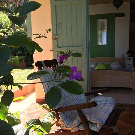 Chez Mamie Bed & Breakfast Les Avirons Eksteriør bilde