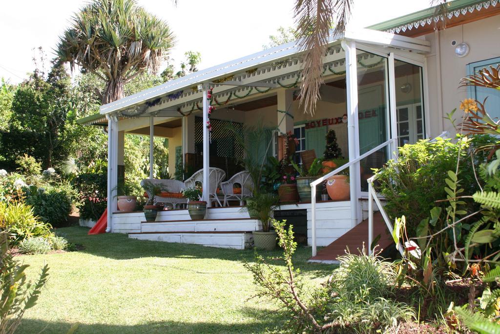 Chez Mamie Bed & Breakfast Les Avirons Eksteriør bilde