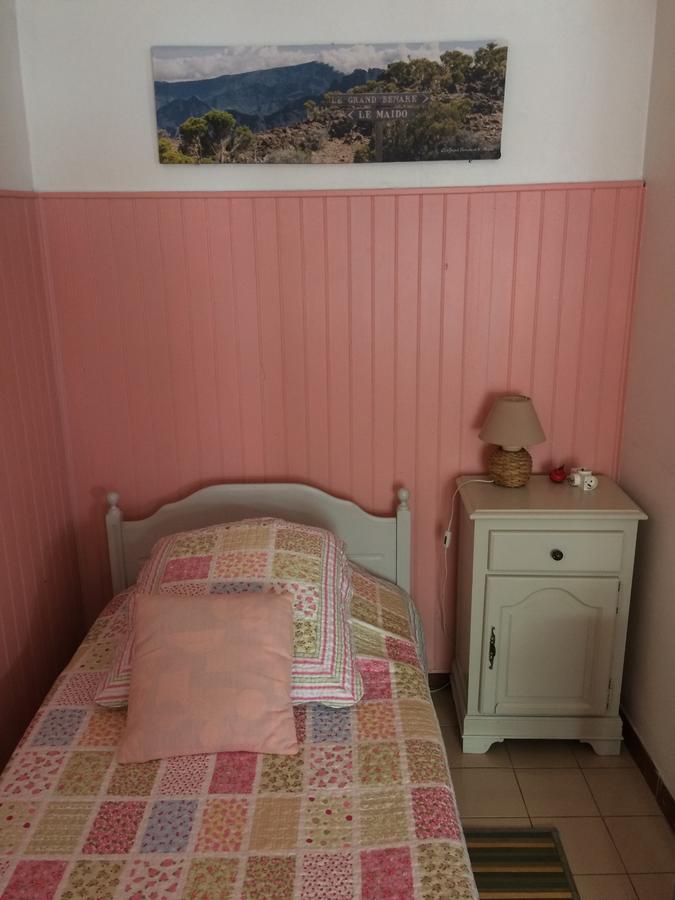 Chez Mamie Bed & Breakfast Les Avirons Eksteriør bilde