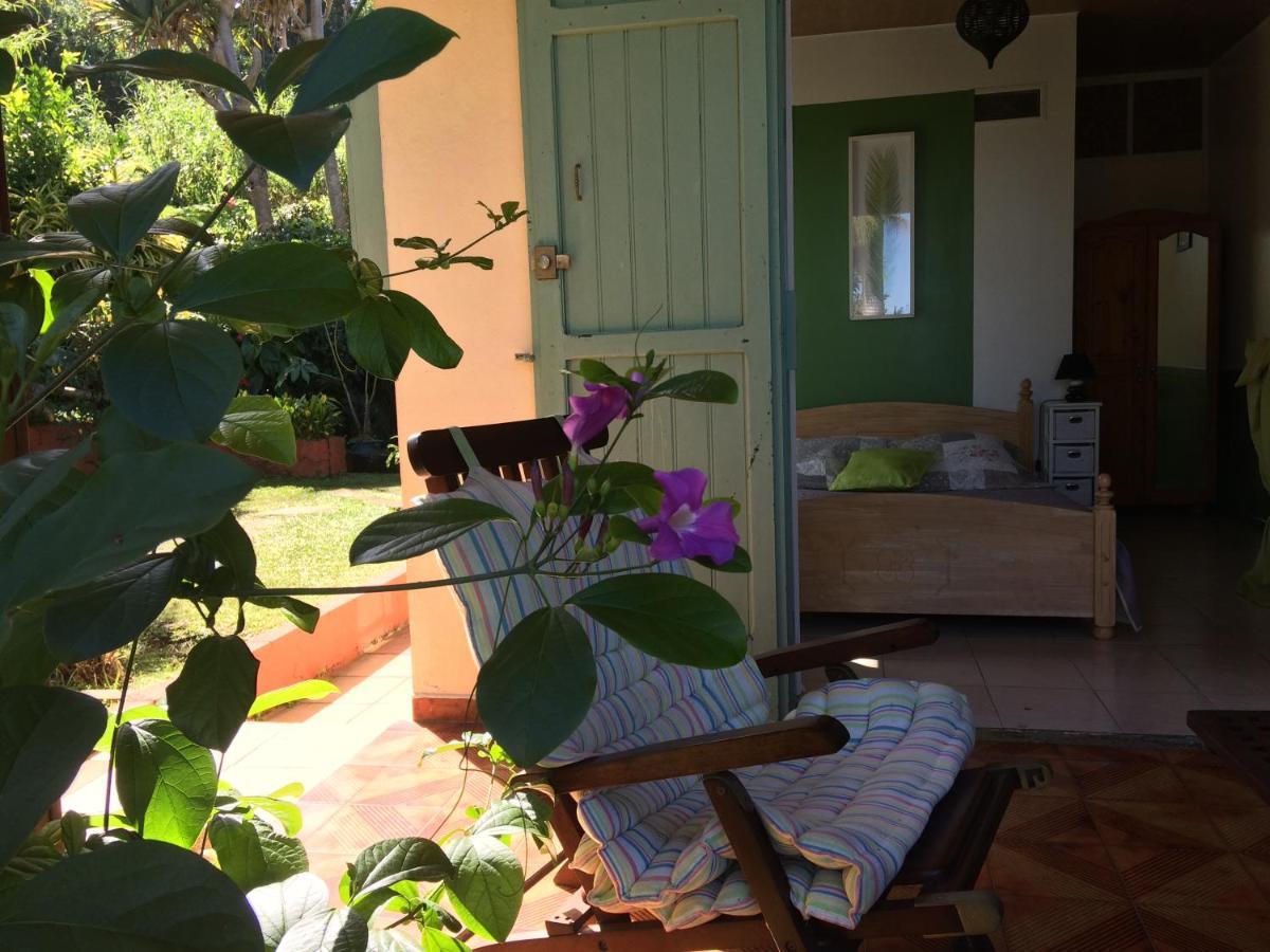 Chez Mamie Bed & Breakfast Les Avirons Eksteriør bilde